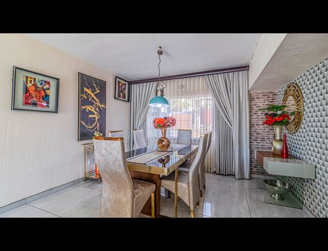 6 BEDROOM HOUSE FOR SALE IN ROBIN HILLS